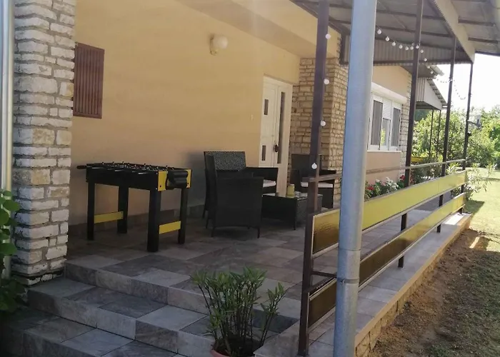 Vakantiehuis In 36529 *